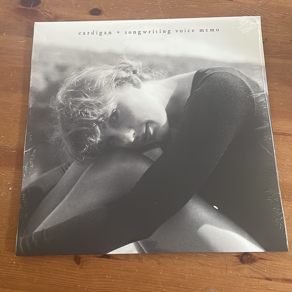 Taylor Swift 12 inch Cardigan Vinyl - Picture 2 of 2